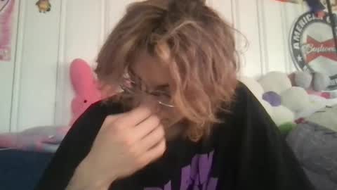 boywithbug online show from February 27, 6:42 pm