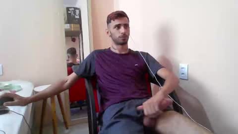 Snapshot of boyzinm2 chatting on January 23, 4:04 pm boyzinm2 online show from January 23, 4:04 pm