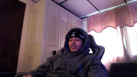 bra_c online show from May 28, 9:12 pm