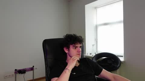 BRAD HOLLOWAY online show from May 20, 2:01 pm