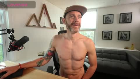 Snapshot of bradbronton chatting on April 29, 10:30 am BradBronton online show from April 29, 10:30 am