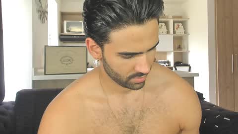 bradleymartin7 online show from March 1, 5:38 pm