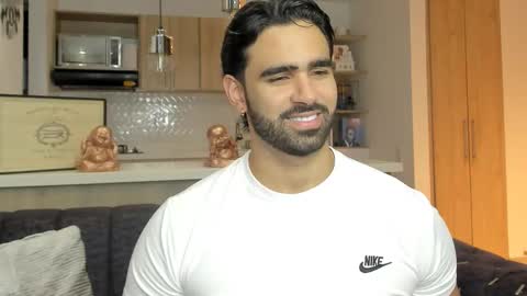 bradleymartin7 online show from November 7, 12:10 am