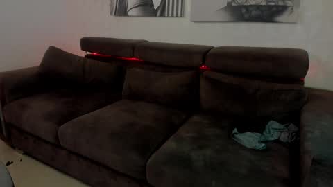 Snapshot of brand_ferraromg chatting on February 28, 7:14 pm Brant Ferraro MG online show from February 28, 7:14 pm