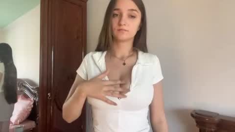 Snapshot of brandeeherout chatting on June 11, 6:11 am Lilly online show from June 11, 6:11 am