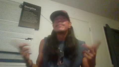Snapshot of brandenandtribe005 chatting on June 26, 4:50 am brandenandtribe005 online show from June 26, 4:50 am