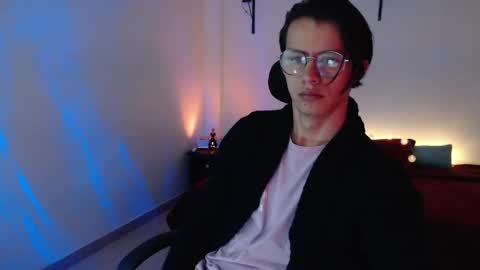 Snapshot of brandon_starkk chatting on May 9, 12:21 pm brandon_starkk online show from May 9, 12:21 pm