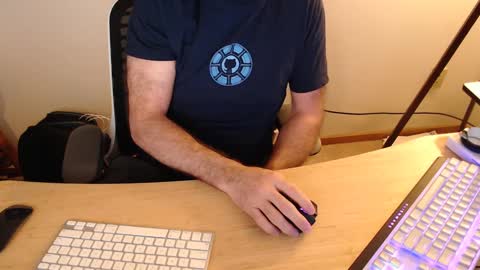 Snapshot of brandondot chatting on February 5, 3:52 pm brandondot online show from February 5, 3:52 pm