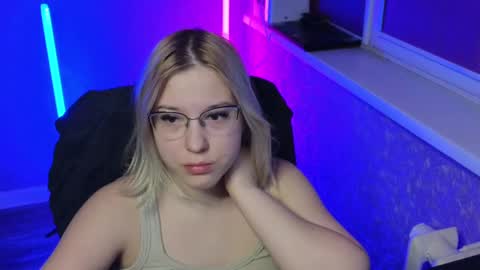 Snapshot of brandy__stars chatting on February 28, 1:05 am Belle online show from February 28, 1:05 am
