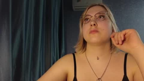 Belle  online show from March 29, 2:06 pm