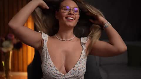 Alex online show from November 17, 5:02 am