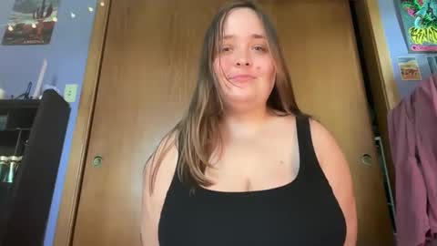 Snapshot of brattywinnie chatting on May 18, 6:47 pm BrattyWInnie online show from May 18, 6:47 pm