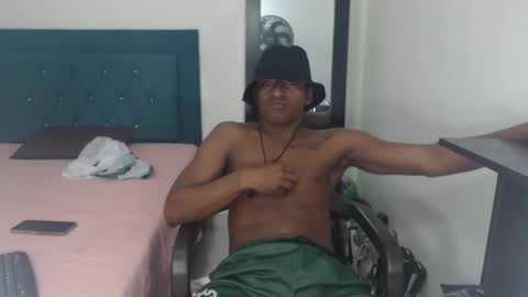 Snapshot of braulioth chatting on December 20, 2:18 am braulioth online show from December 20, 2:18 am