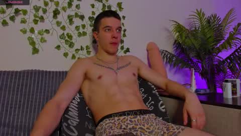 Johny Bravo online show from November 18, 2:10 pm