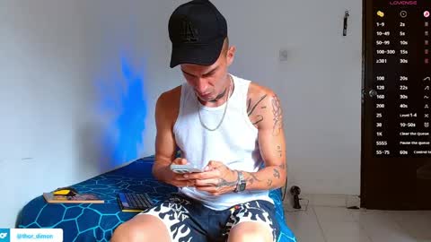 Snapshot of bray_hotboy chatting on June 5, 2:34 pm Bray Hotboy online show from June 5, 2:34 pm