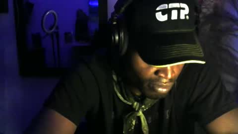 Snapshot of brayan1111x chatting on March 24, 3:39 pm brayan1111x online show from March 24, 3:39 pm