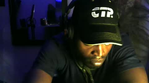 Snapshot of brayan1111x chatting on March 25, 4:46 pm brayan1111x online show from March 25, 4:46 pm