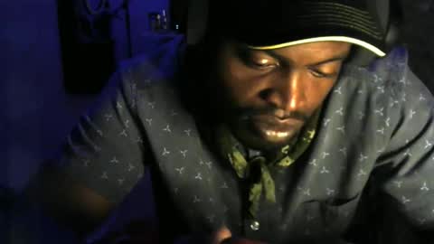 Snapshot of brayan1111x chatting on April 2, 2:37 pm brayan1111x online show from April 2, 2:37 pm