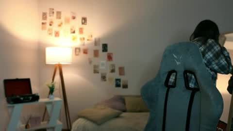 Rachel online show from April 12, 7:30 pm