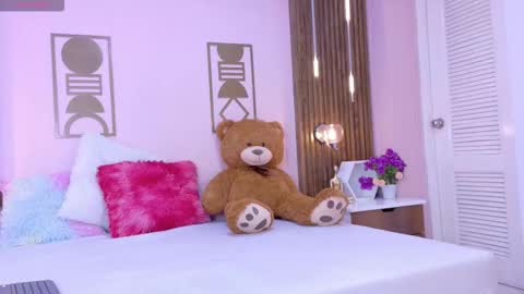 Snapshot of bree_watson chatting on February 25, 12:26 pm Bree online show from February 25, 12:26 pm