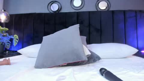   online show from April 15, 4:08 am