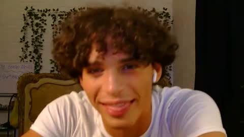 Snapshot of brennanrush chatting on May 28, 1:03 am brennanrush online show from May 28, 1:03 am