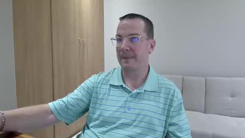 Snapshot of brettdj chatting on September 14, 1:54 pm Brett online show from September 14, 1:54 pm