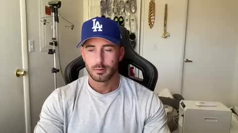 Snapshot of brettmycles chatting on July 1, 9:58 pm Brett Mycles online show from July 1, 9:58 pm