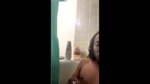 Snapshot of brewtoncameron chatting on April 17, 5:21 am BigC online show from April 17, 5:21 am