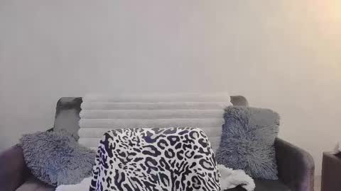 bri_fox online show from April 17, 7:17 pm