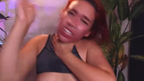 Snapshot of bri_von_dhara_ chatting on February 15, 12:51 am Bri online show from February 15, 12:51 am