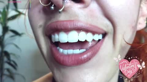 Snapshot of bri_von_dhara_ chatting on February 15, 10:39 pm Bri online show from February 15, 10:39 pm