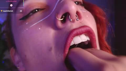 Snapshot of bri_von_dhara_ chatting on February 21, 12:22 am Bri online show from February 21, 12:22 am