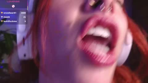 Snapshot of bri_von_dhara_ chatting on February 22, 12:01 am Bri online show from February 22, 12:01 am