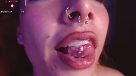 Snapshot of bri_von_dhara_ chatting on February 24, 11:36 pm Bri online show from February 24, 11:36 pm