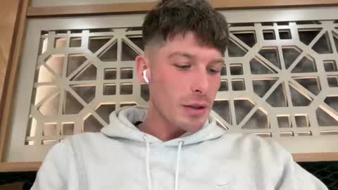 Snapshot of briahcscott chatting on December 22, 7:33 pm briahcscott online show from December 22, 7:33 pm