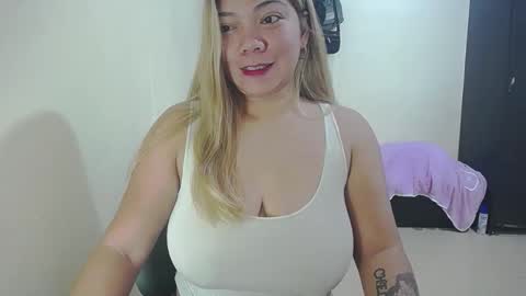 Snapshot of briana_lovexx chatting on May 8, 4:34 pm Briana online show from May 8, 4:34 pm