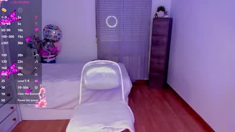 Snapshot of briana_walker chatting on October 8, 10:46 am briana online show from October 8, 10:46 am