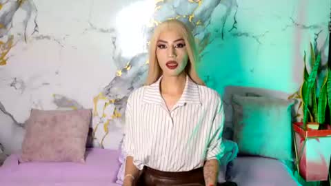 Snapshot of briana_white chatting on July 28, 4:50 pm briana_white online show from July 28, 4:50 pm