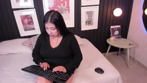 Snapshot of briana_whitee chatting on November 18, 8:46 pm briana_whitee online show from November 18, 8:46 pm