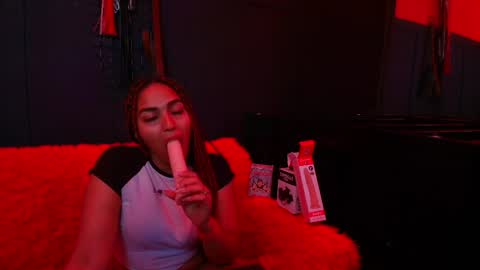 Snapshot of brianna_pratt chatting on May 25, 1:50 pm Bri online show from May 25, 1:50 pm