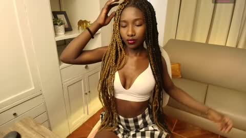 brianna_styles online show from September 16, 1:01 pm