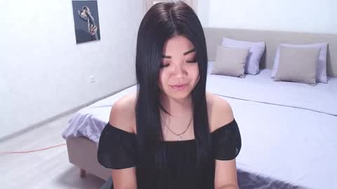 briannamenson online show from December 11, 5:48 pm
