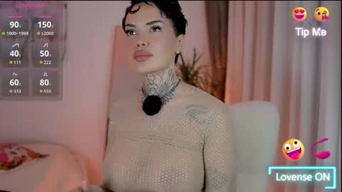 Snapshot of briannaxmoon chatting on November 17, 4:24 pm Briana online show from November 17, 4:24 pm