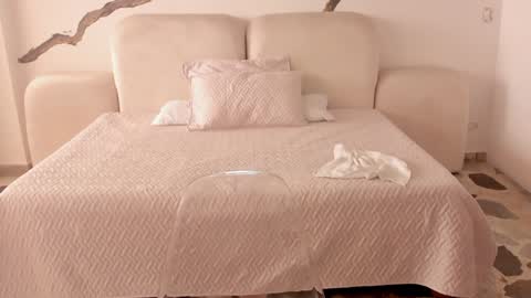    online show from January 31, 7:18 pm