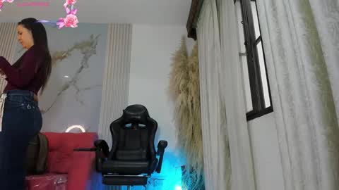    online show from October 11, 11:53 am