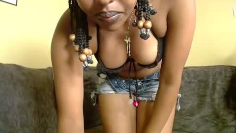 Snapshot of briella_10 chatting on June 26, 1:10 am briella online show from June 26, 1:10 am