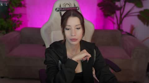 Diamonds Girls online show from May 26, 8:05 pm