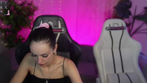 Snapshot of bright_diamonds_054 chatting on July 10, 8:50 am Diamonds Girls online show from July 10, 8:50 am