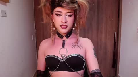 Snapshot of brillamettal chatting on June 6, 10:58 pm Brilla Mettal online show from June 6, 10:58 pm